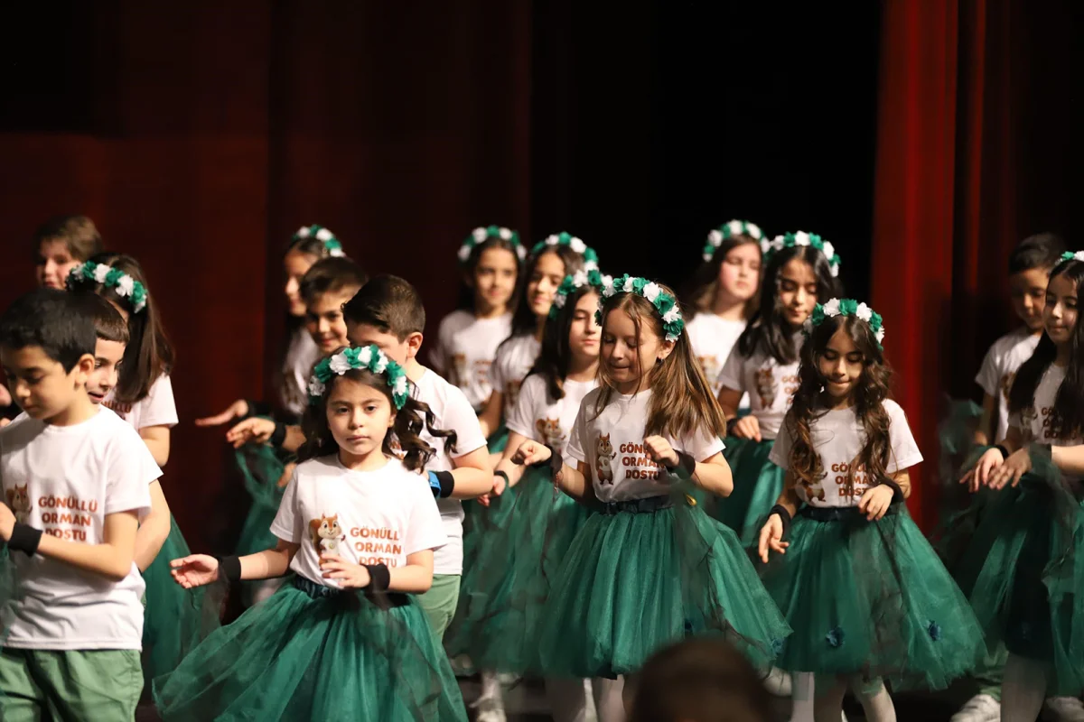 Orman Haftası Coşkusu: Öğrencilerden “Yeşil Vatan” Temalı Gösteriler