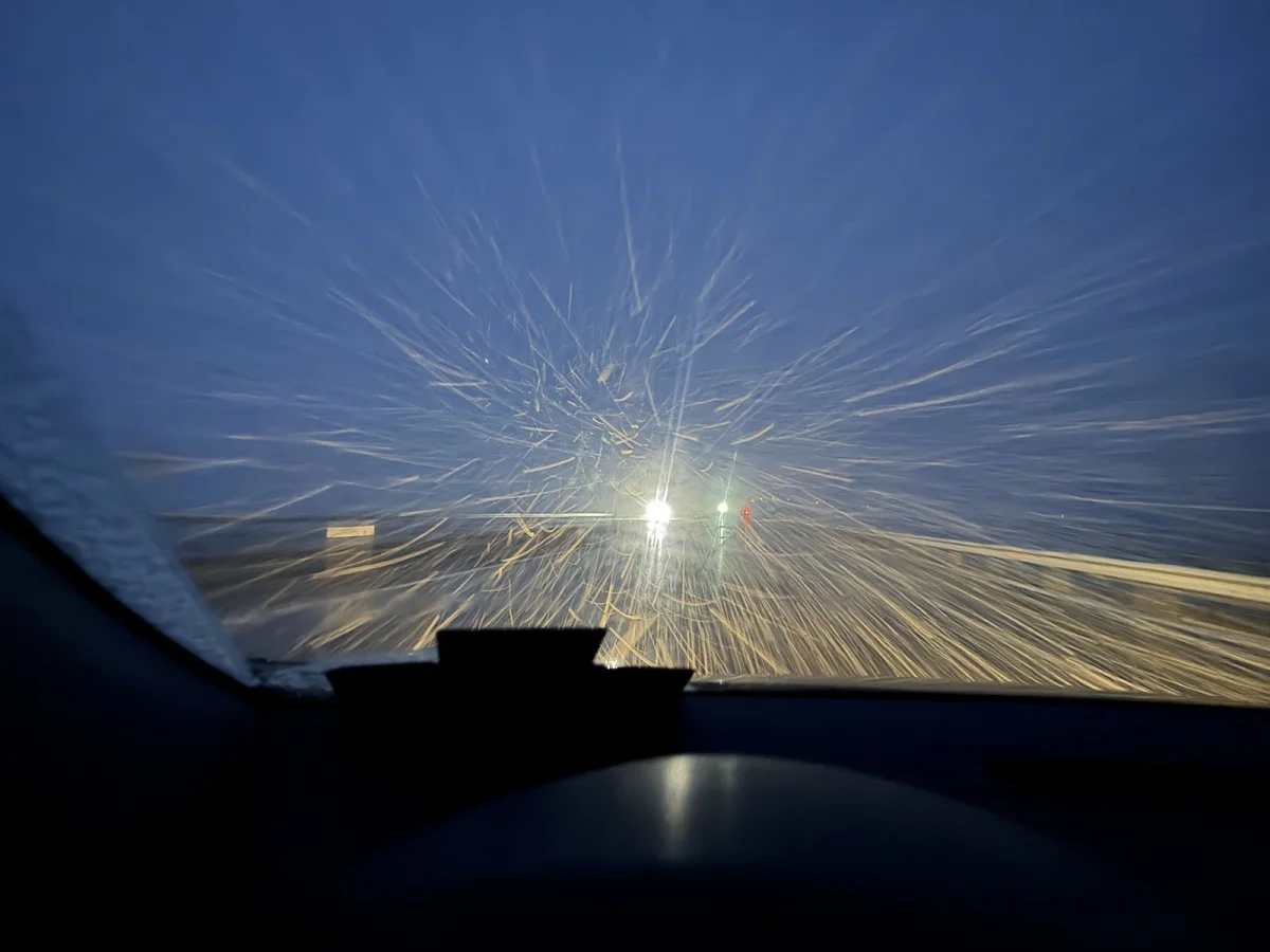 Sivas’ta Mart Sürprizi: Gürün-Ulaş Yolunda Aniden Bastıran Kar Sürücüleri Zorladı