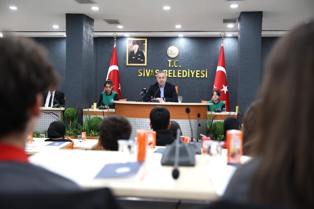 Sivas'ta Belediye Meclis Üyeleri Çocuklar Oldu: 23 Nisan’da Anlamlı Etkinlik AW441240 04 | Gündem Sivas™ Haber