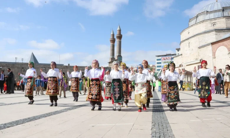 Sivas’ta Geleneksel Çocuk Oyunları Şenliği 2025’te Renkli Görüntülere Sahne Oldu 3162 sivasta geleneksel cocuk oyunlari senligi renkli goruntulere sahne oldu 1 | Gündem Sivas™ Haber