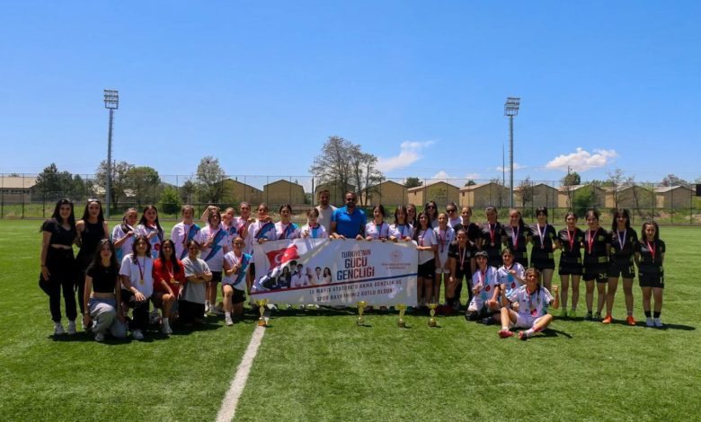 Sivas'ta Bayram Coşkusu Sahaya Taştı: 5x5 Futbol Müsabakaları Gençleri Buluşturdu | Gündem Sivas™ | Sivas Haberleri 66976 | Gündem Sivas™ | Sivas Haberleri