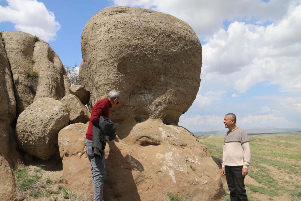 Sivas'taki Esrarengiz Kayaların Sırrı Çözülemiyor AW458025 07 | Gündem Sivas™ Haber