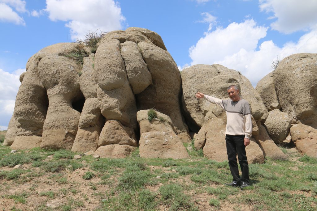 Sivas'taki Esrarengiz Kayaların Sırrı Çözülemiyor AW458025 08 | Gündem Sivas™ Haber