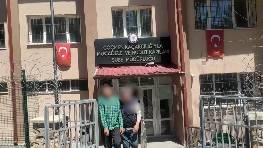 Sivas’ta Göçmen Kaçakçılığına Geçit Yok: 6 Organizatör Tutuklandı AW461422 01 | Gündem Sivas™ Haber