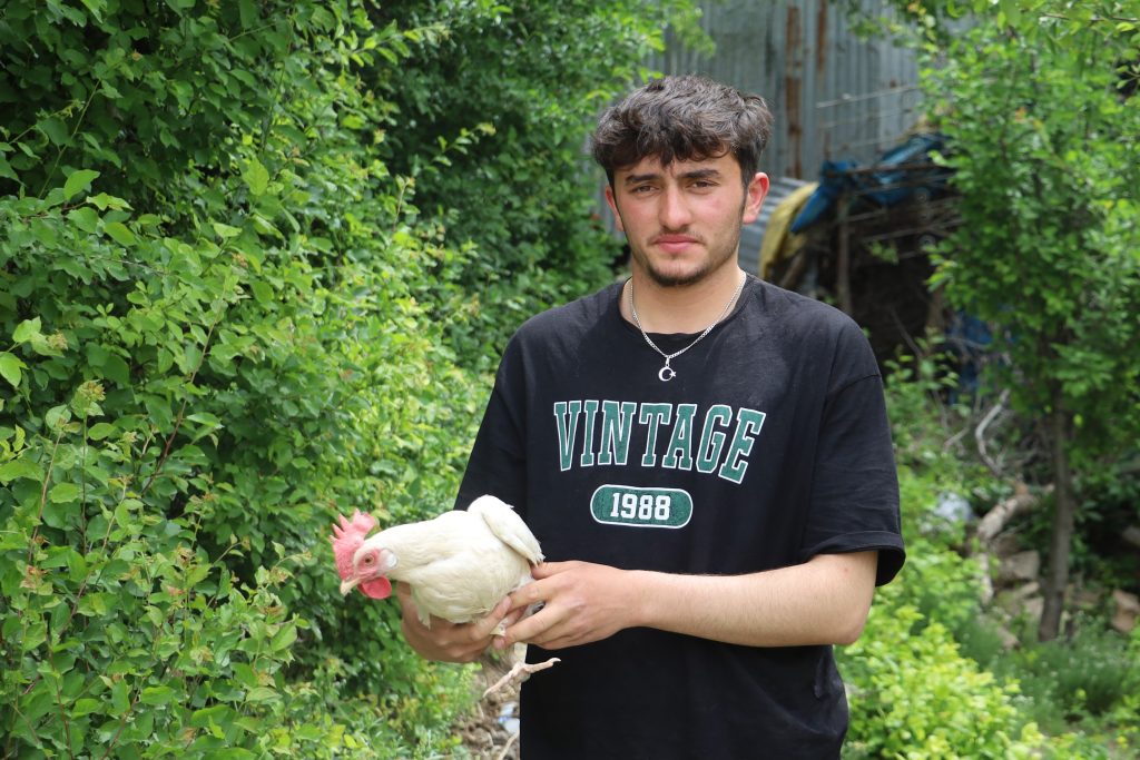 KKKA'dan Korunmanın Doğal Yolu: 1 Tavuk Günde 1000 Kene Yiyor! AW468951 02 | Gündem Sivas™ Haber