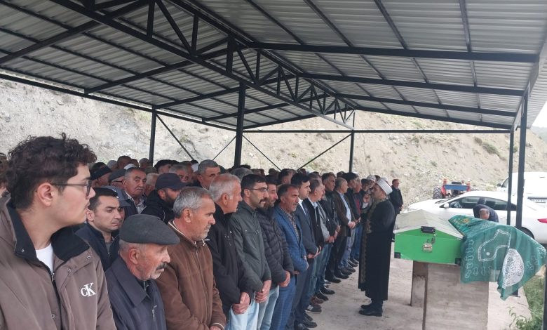 Erence Köyü'nde Üzücü Olay: Traktör Altında Kalan Çift Son Yolculuğuna Uğurlandı | Gündem Sivas™ | Sivas Haberleri AW469505 02 | Gündem Sivas™ | Sivas Haberleri
