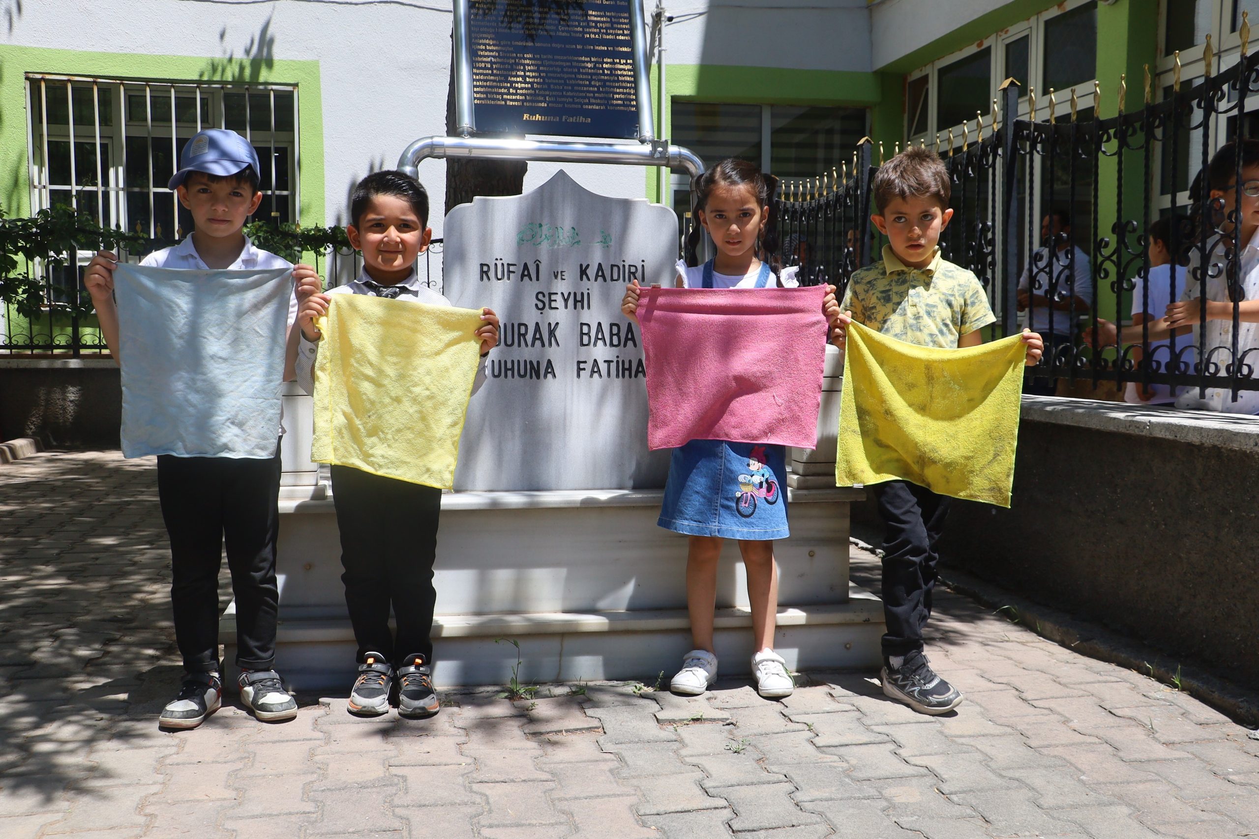 Sivas’ta Tarihi Bir Değer: Kızılırmak İlkokulu ve Durak Baba Türbesi