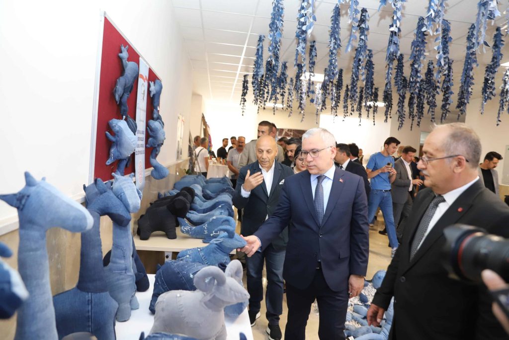 Sıfır Atık Projesi’ne Öğrencilerden Anlamlı Katkı AW480615 02 | Gündem Sivas™ Haber