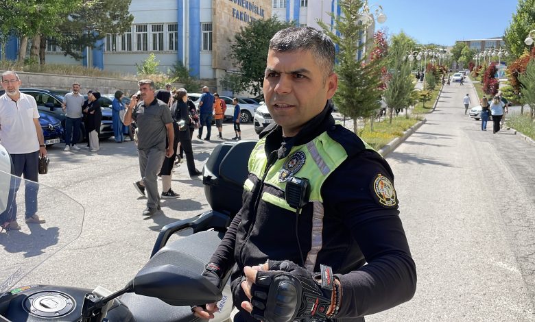 Motorize Polisler YKS Adayını Son Dakikada Sınava Yetiştirdi! | Gündem Sivas™ | Sivas Haberleri AW480953 01 | Gündem Sivas™ | Sivas Haberleri