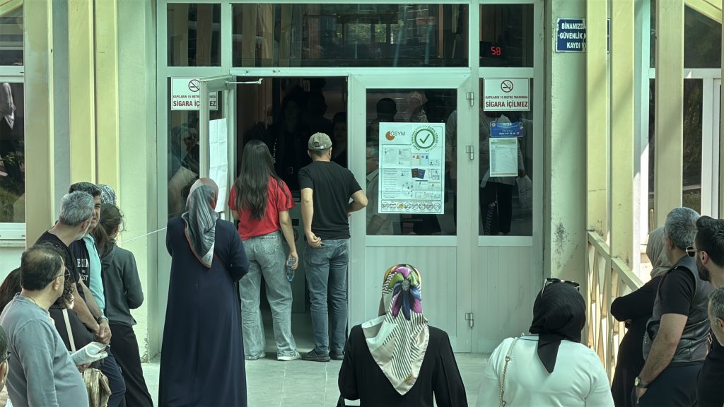 Sivas’ta AYT’ye Yanlış Belgeyle Giren Öğrenci Sınavı Kaçırdı! AW481529 02 | Gündem Sivas™ Haber