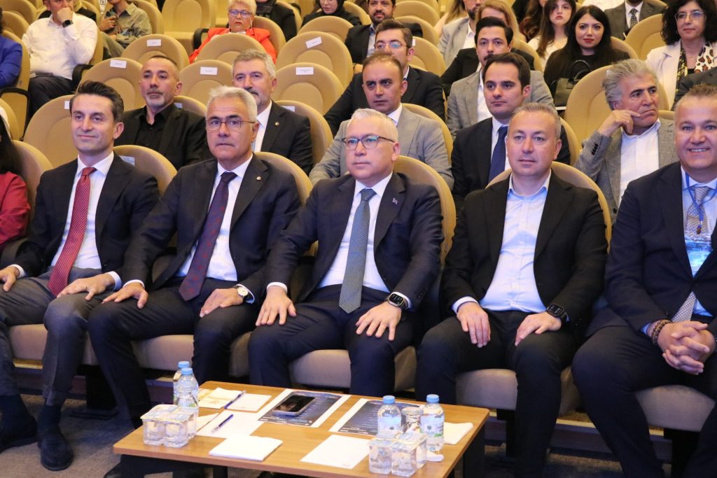 Sivas E-İhracat Zirvesi ile Dijital Ticaretin Yıldızı Parlıyor AW484652 03 | Gündem Sivas™ Haber