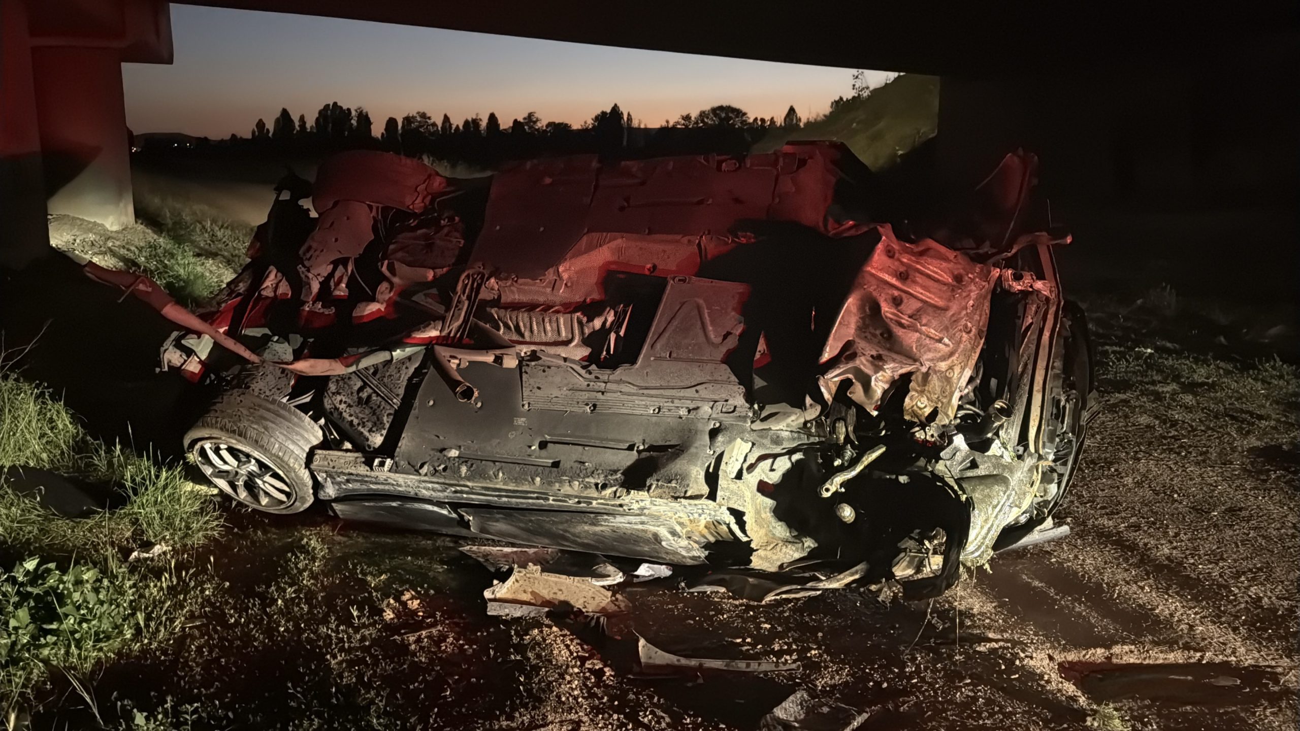 Sivas'ta Aşırı Hız Faciası: Otomobil Kızılırmak'a Uçtu, 2 Yaralı