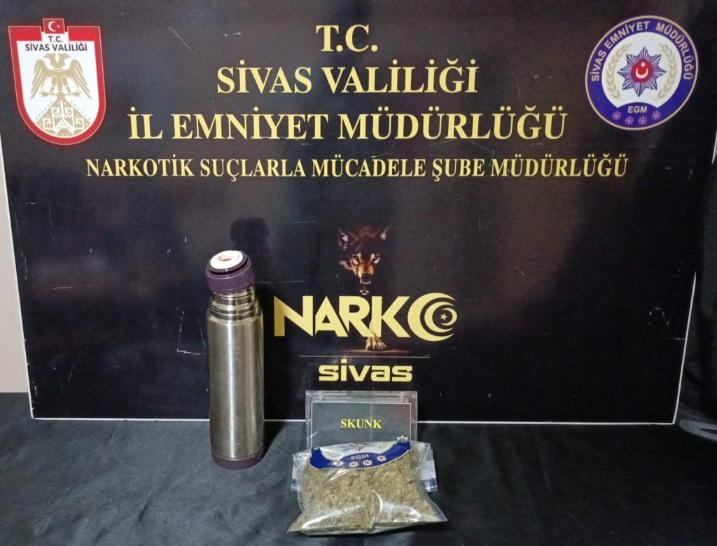 Sivas’ta Büyük Operasyon: 1,5 Kilo Skunk Ele Geçirildi, 9 Gözaltı AW485896 02 | Gündem Sivas™ Haber