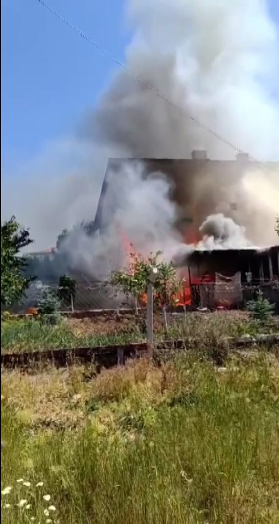 Sivas'ta Müstakil Evde Çıkan Yangın Korku Dolu Anlar Yaşattı! AW486242 02 | Gündem Sivas™ Haber