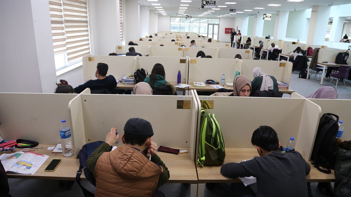 Sivas’ta Kütüphane İstatistikleri Açıklandı: Üye Sayısı Artıyor, Ziyaretçi Sayısı Düşüyor