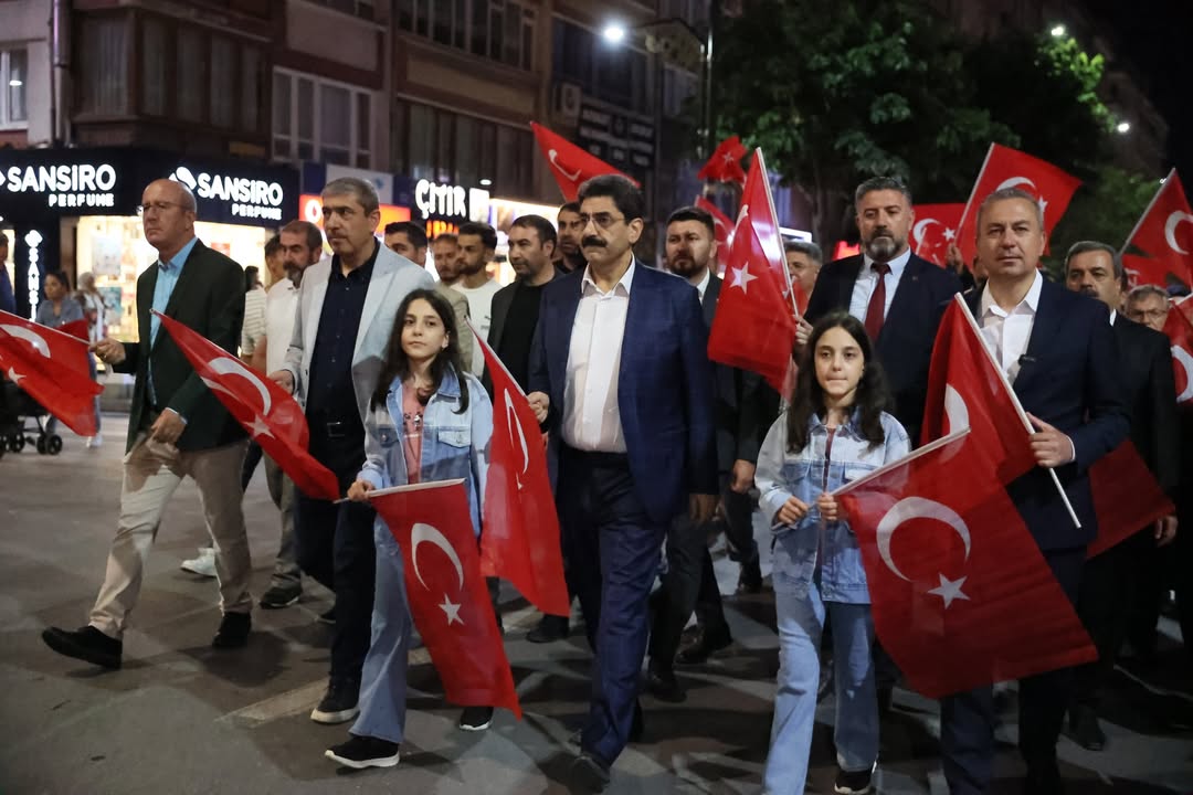 15 Temmuz: Türk Milletinin Şanlı Direnişinin Yıldönümü