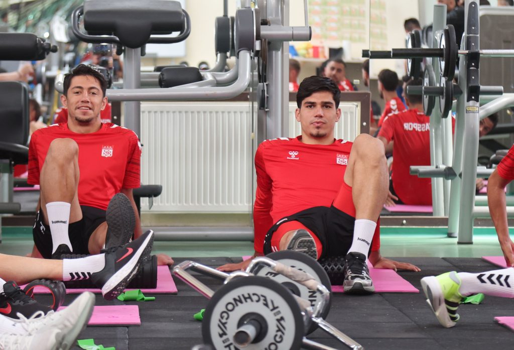 Sivasspor, Sivas Kampında Hız Kesmiyor! AW488048 02 | Gündem Sivas™ Haber