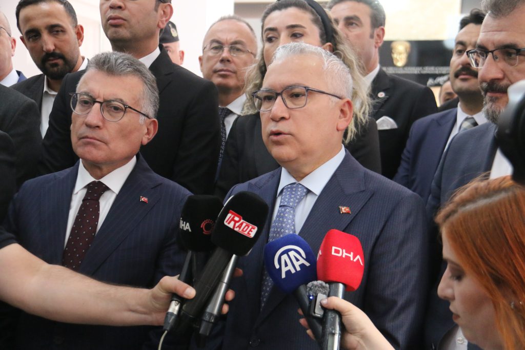 AW488670 04 | Gündem Sivas™ | Sivas Haberleri