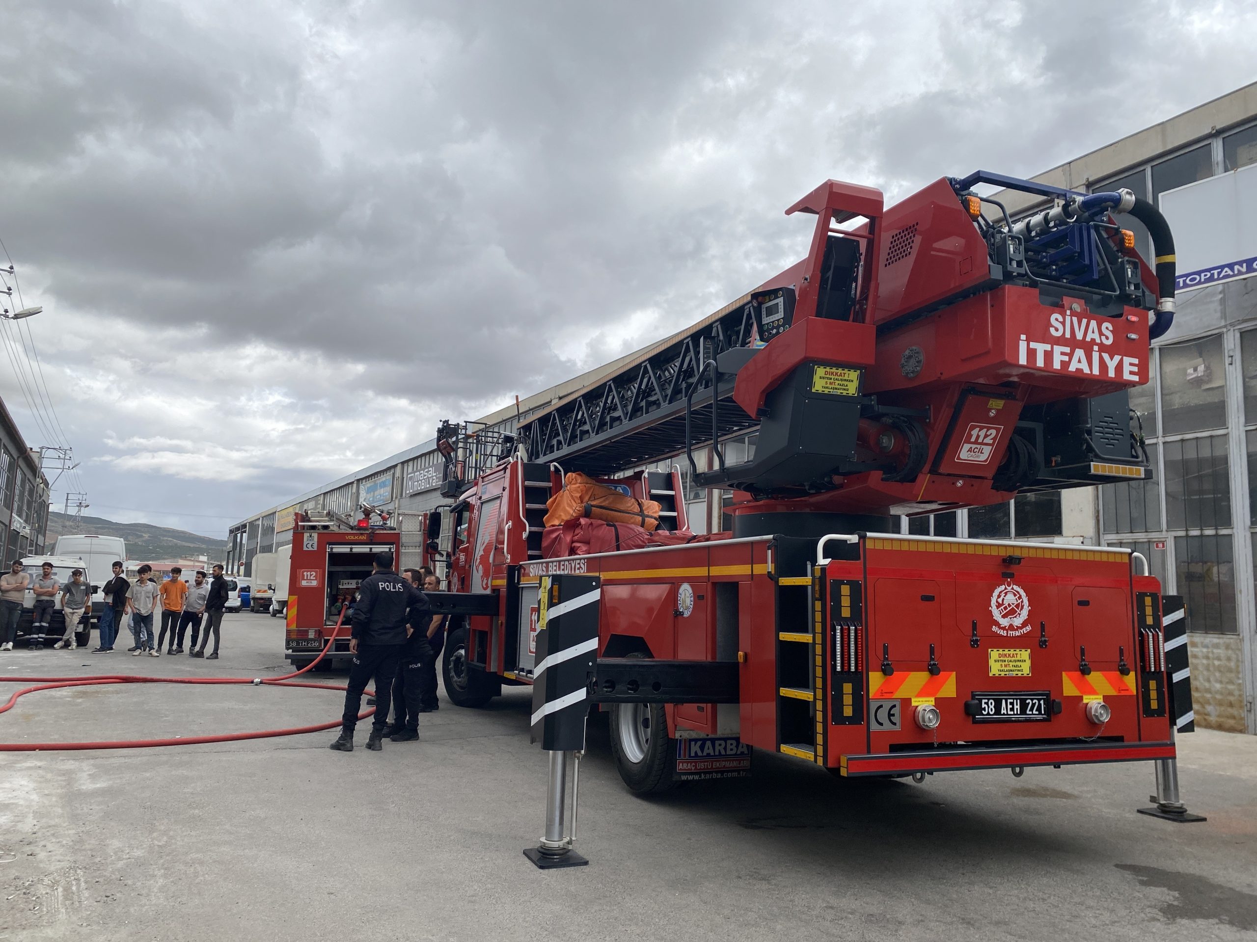 Keresteciler Sitesi’nde Çıkan Yangın, Hızlı Müdahale ile Kontrol Altına Alındı