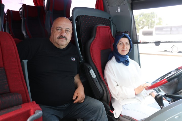 Sivas’ın İlk Kadın Otobüs Şoförü: Sevda Yılmaz Arslan | Gündem Sivas™ | Sivas Haberleri AW490977 01 | Gündem Sivas™ | Sivas Haberleri