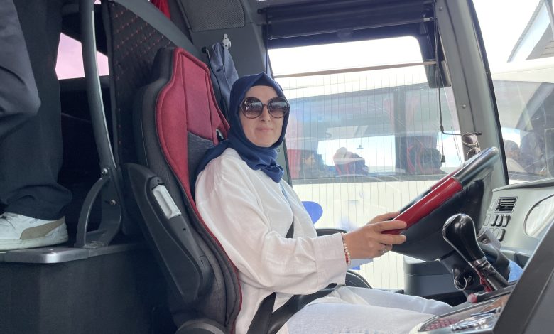 Sivas’ın İlk Kadın Otobüs Şoförü: Sevda Yılmaz Arslan | Gündem Sivas™ | Sivas Haberleri AW490977 02 | Gündem Sivas™ | Sivas Haberleri