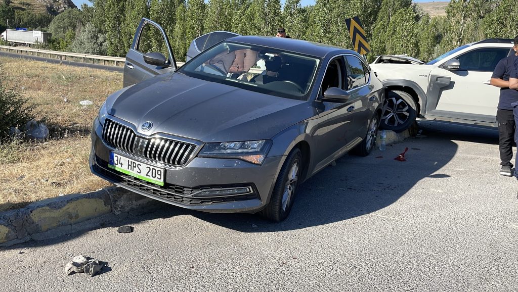 Sivas’ta Arkadan Çarpma Sonucu 5 Yaralı: Kazanın Detayları Belli Oldu