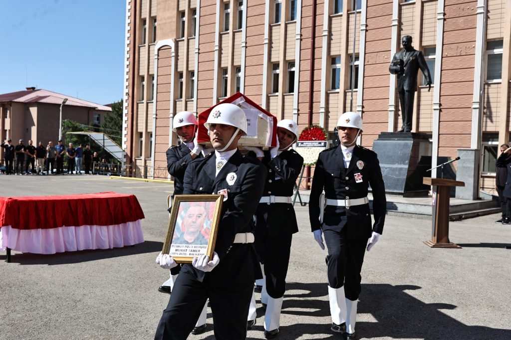 AW494318 03 | Gündem Sivas™ | Sivas Haberleri