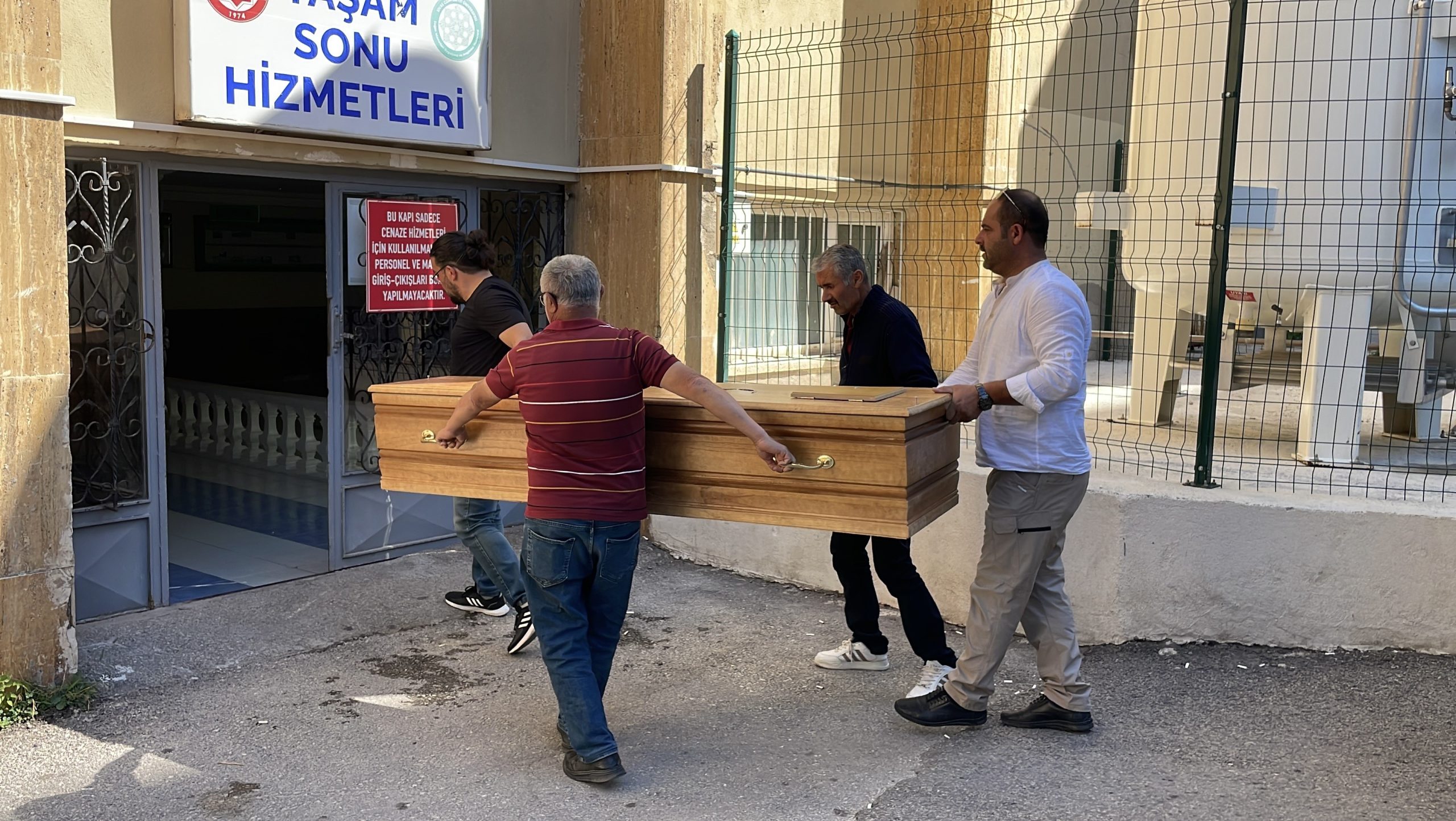 Sivas'ta KKKA Vakası Can Aldı: Kene Isırması Sonrası 59 Yaşındaki Çiftçi Hayatını Kaybetti