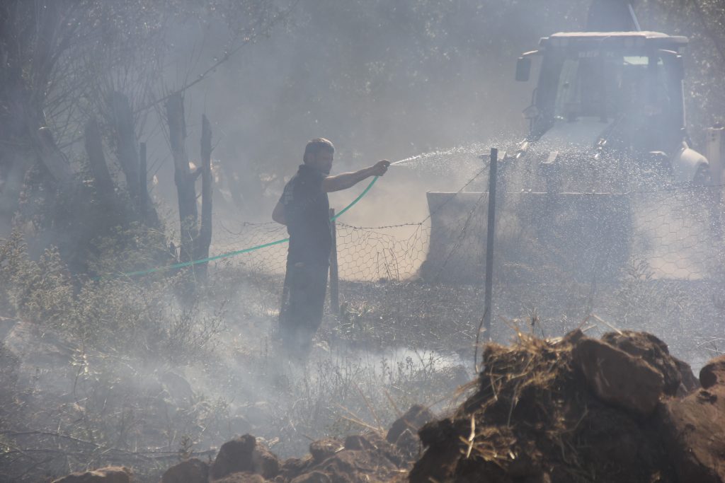 Zara İlçesinde Çıkan Yangında 5 Odunluk, 1 Samanlık ve 9 Dönüm Arazi Küle Döndü AW496293 02 | Gündem Sivas™ Haber