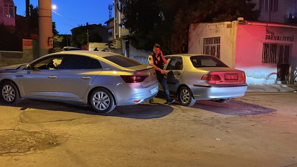 Sivas'ta Korkutan Kazada 6 Yaralı: Fiat ile Kafa Kafaya Çarpışma AW497086 04 | Gündem Sivas™ Haber