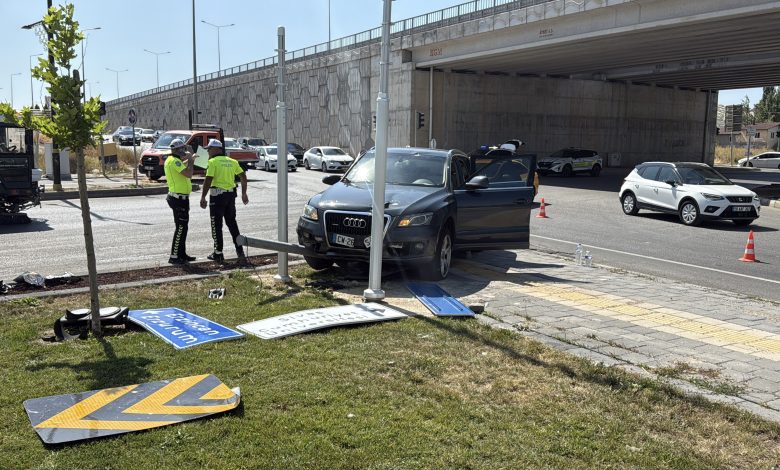 Sivas’ta Kavşakta Meydana Gelen Trafik Kazası: 6 Yaralı | Gündem Sivas™ | Sivas Haberleri AW497567 04 | Gündem Sivas™ | Sivas Haberleri
