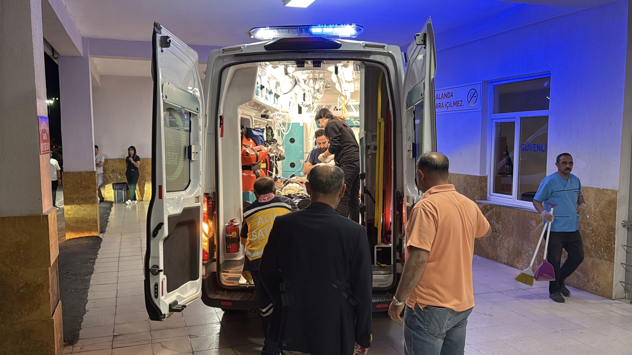 Vali Karaömeroğlu'nun Aracı Sivas'ta Kaza Yaptı!