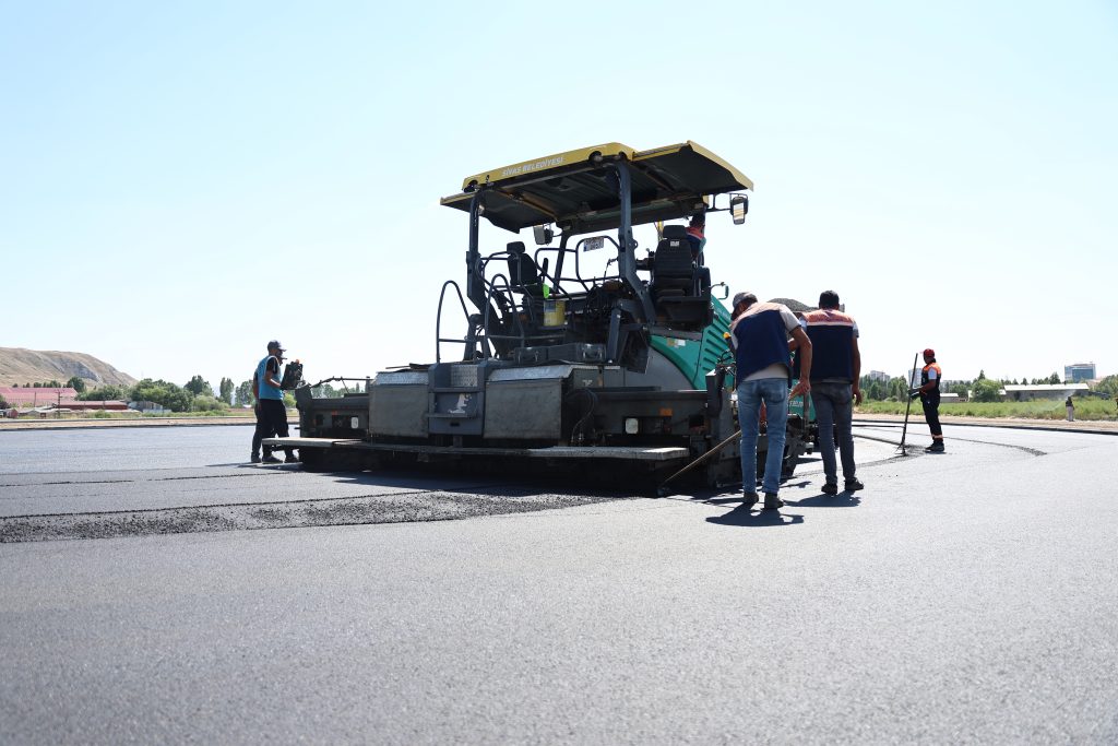 Sivas’ta Cengiz Topel Adına Model Uçak Pistli Drift Alanı Açılıyor AW498783 06 | Gündem Sivas™ Haber