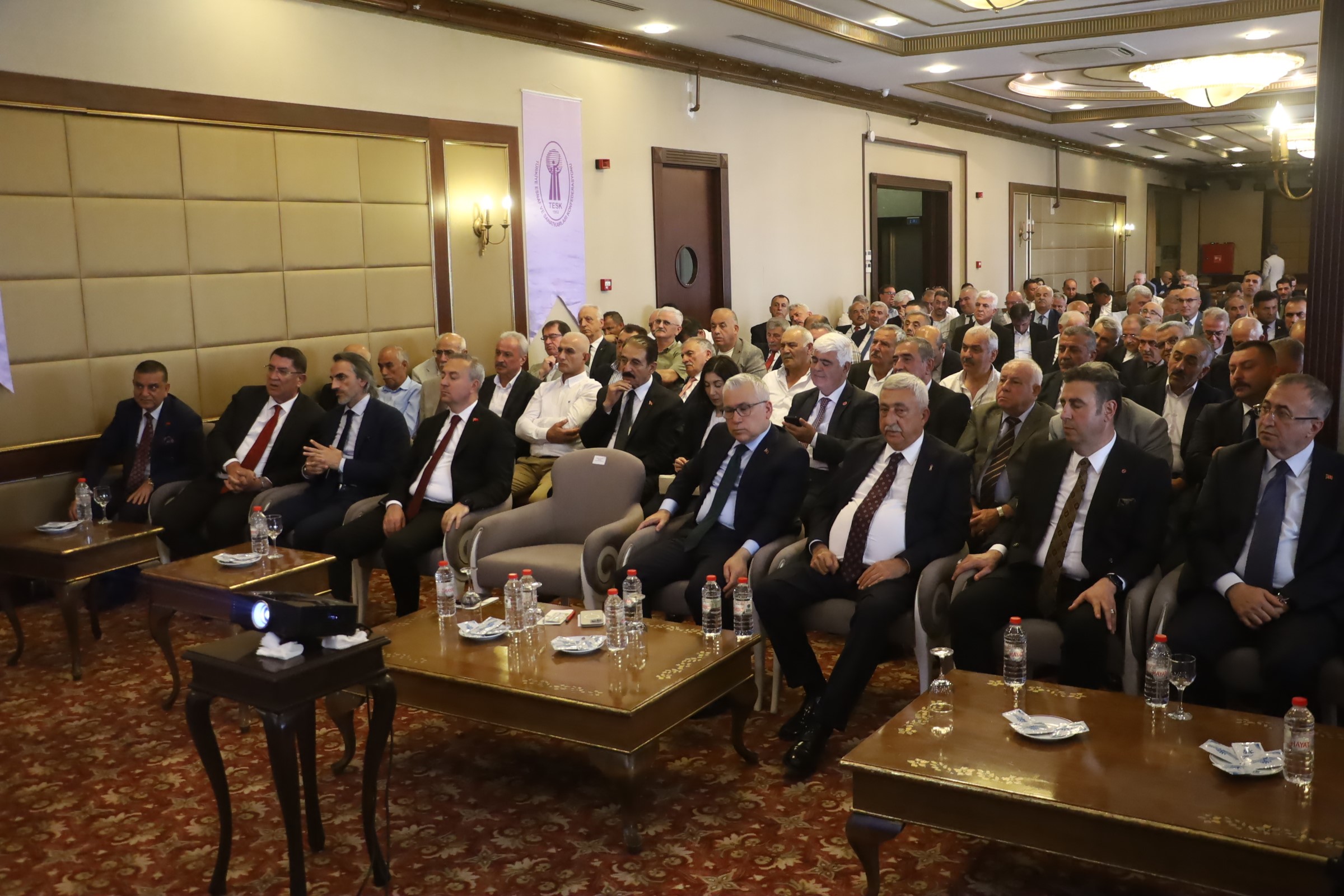 Sivas’ta TESK Buluşması: 16 İlin Esnaf Odalarından Çözüm Önerileri