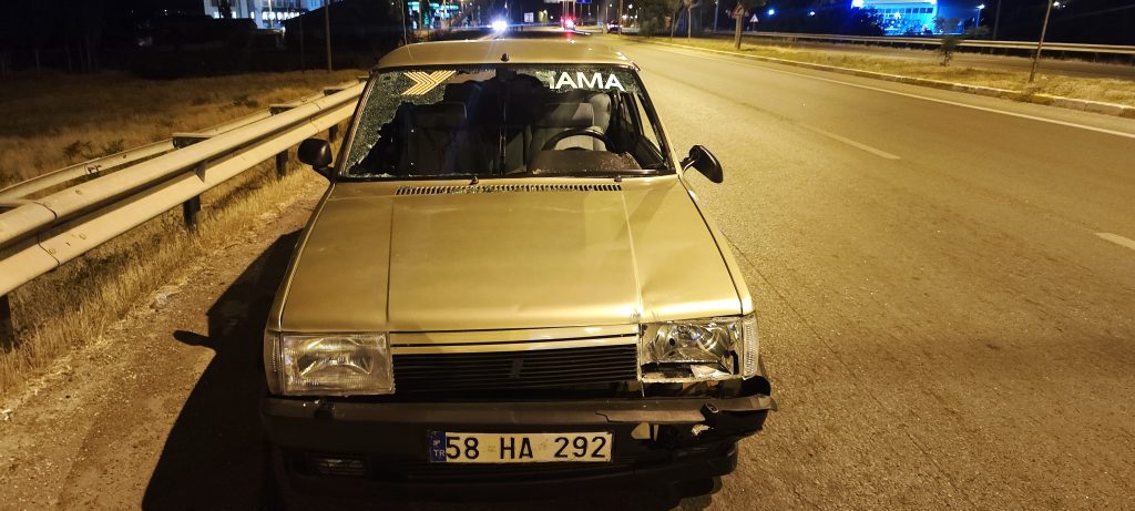 Sivas'ta Otomobilin Çarptığı Genç Kız Yaralandı AW499288 04 | Gündem Sivas™ Haber