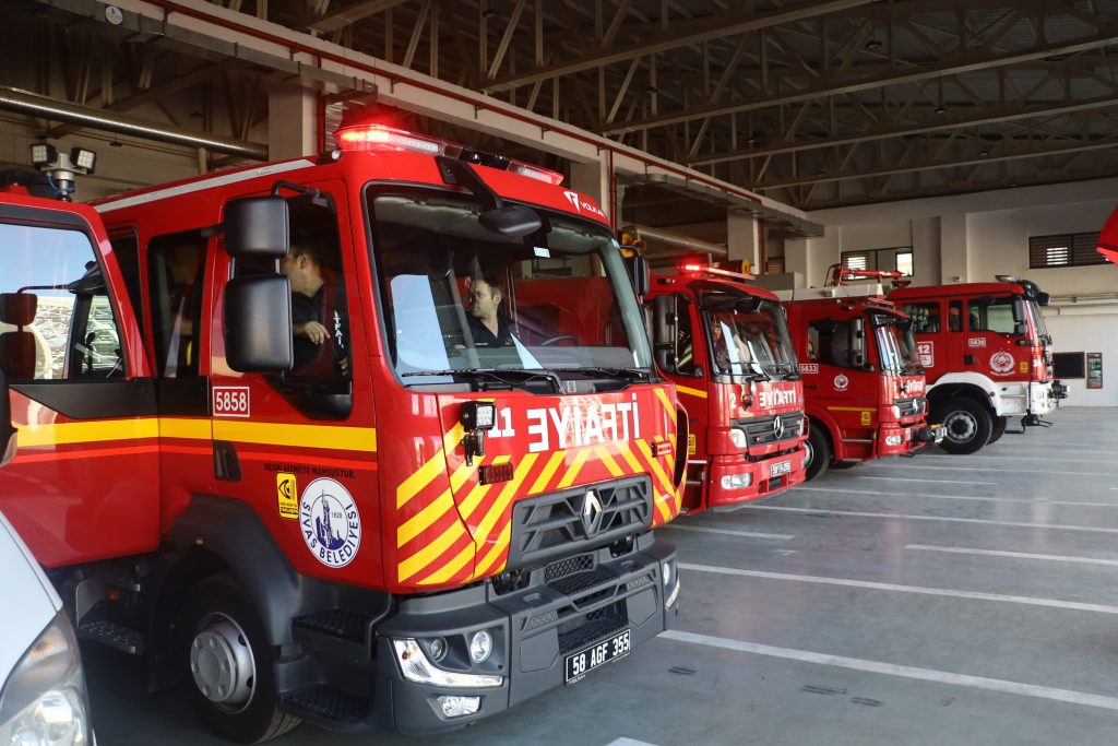 Sıcak Hava Dalgası Yangın Riskini Artırıyor: Uzmanlardan Kritik Uyarılar AW504063 03 | Gündem Sivas™ Haber