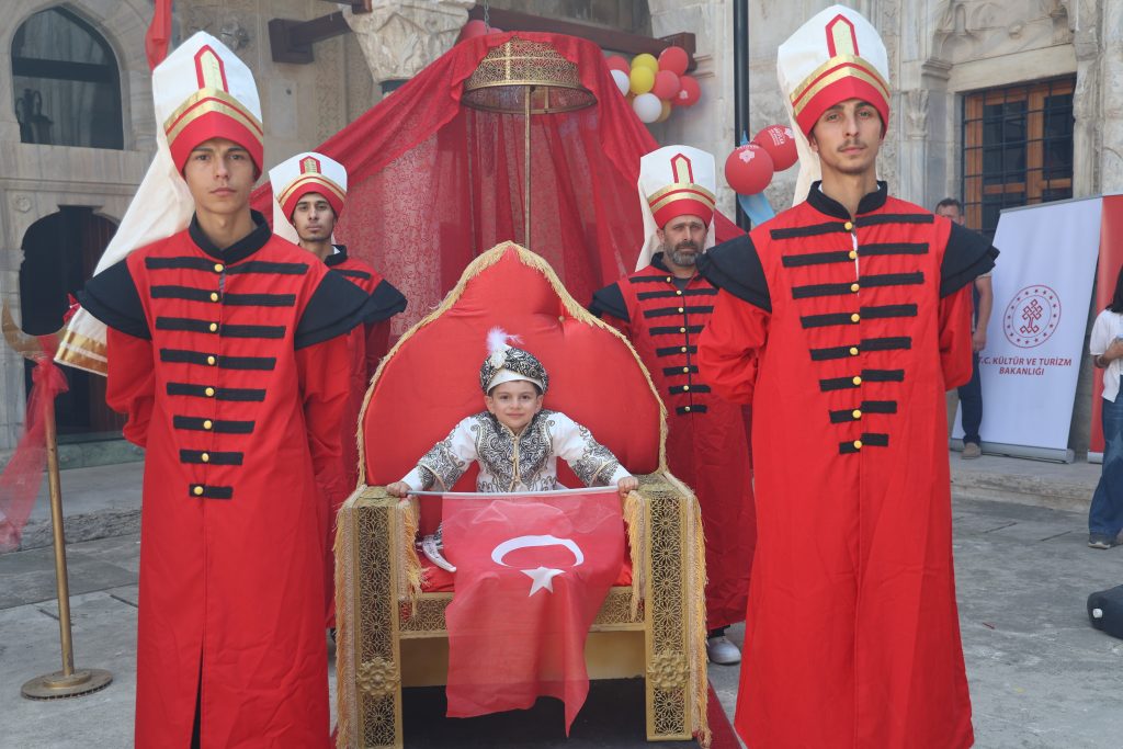 Sivas’ta 529 Yıllık Vakıf Geleneği Yaşatıldı: 34 Çocuk İçin Sünnet Şöleni