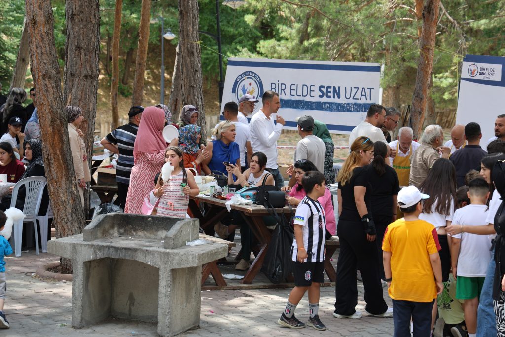 Sivas’ta Yetim ve Öksüz Çocuklar için Unutulmaz Piknik Etkinliği AW508167 01 1 | Gündem Sivas™ Haber