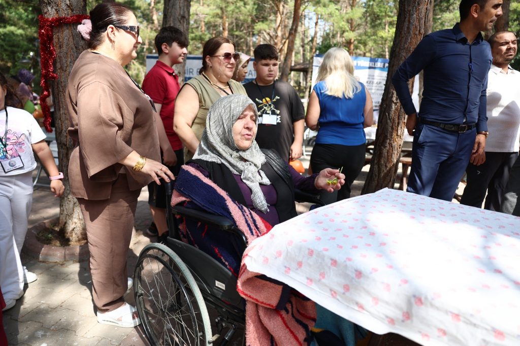 Sivas Belediyesi’nden Sevgi Teyze’ye Anlamlı Destek! AW508474 01 | Gündem Sivas™ Haber