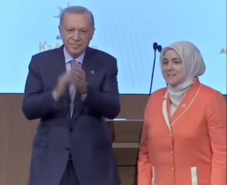 Gomlegin Mavisi Tilsimli Tablo Cumhurbaskani Erdogana Takdim Edildi 2 | Gündem Sivas™ | Sivas Haberleri