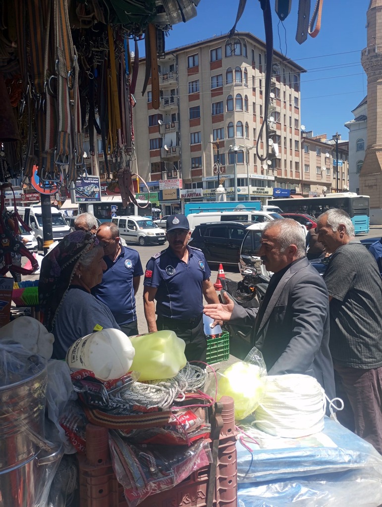 Sivas Belediyesi, Kaldırım İşgallerine Karşı Sert Tedbirler Alıyor IMG 20250731 WA0034 | Gündem Sivas™ Haber