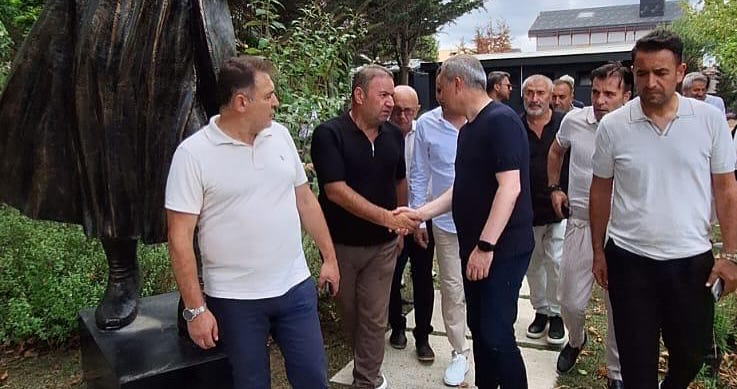 Istanbulda Elbeyli is insanlari ve burokratlarimizla bir araya geldik. Sivas Elbeyli Dernek Bas 1 | Gündem Sivas™ | Sivas Haberleri