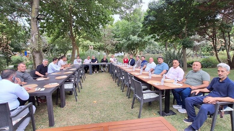 Istanbulda Elbeyli is insanlari ve burokratlarimizla bir araya geldik. Sivas Elbeyli Dernek Bas | Gündem Sivas™ | Sivas Haberleri