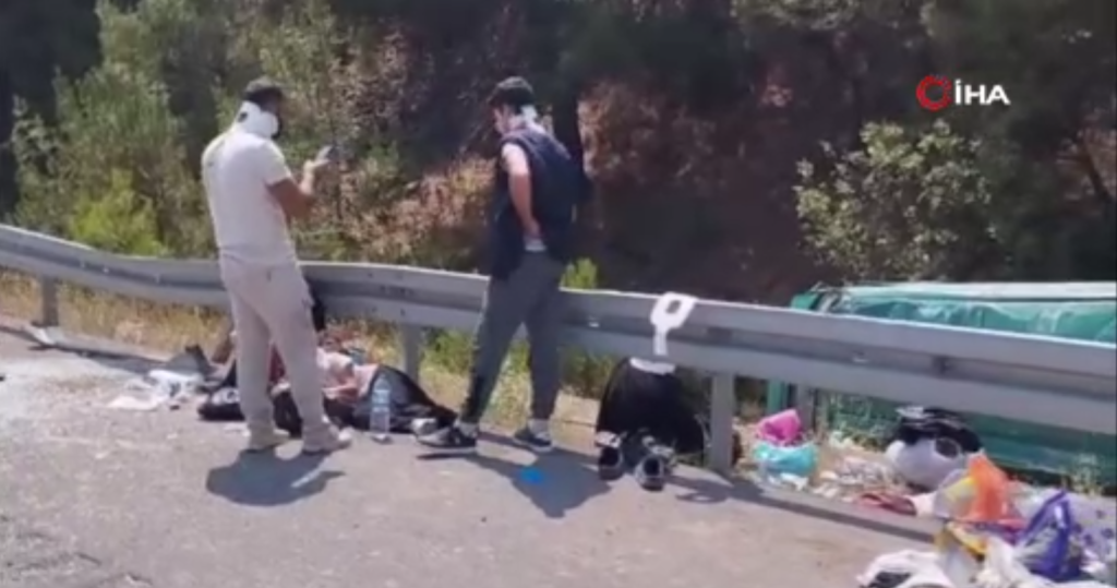 Sivas'ta Minibüs Kazası: Araç Takla Attı, Çok Sayıda Yaralı Var Kaza 6 | Gündem Sivas™ Haber