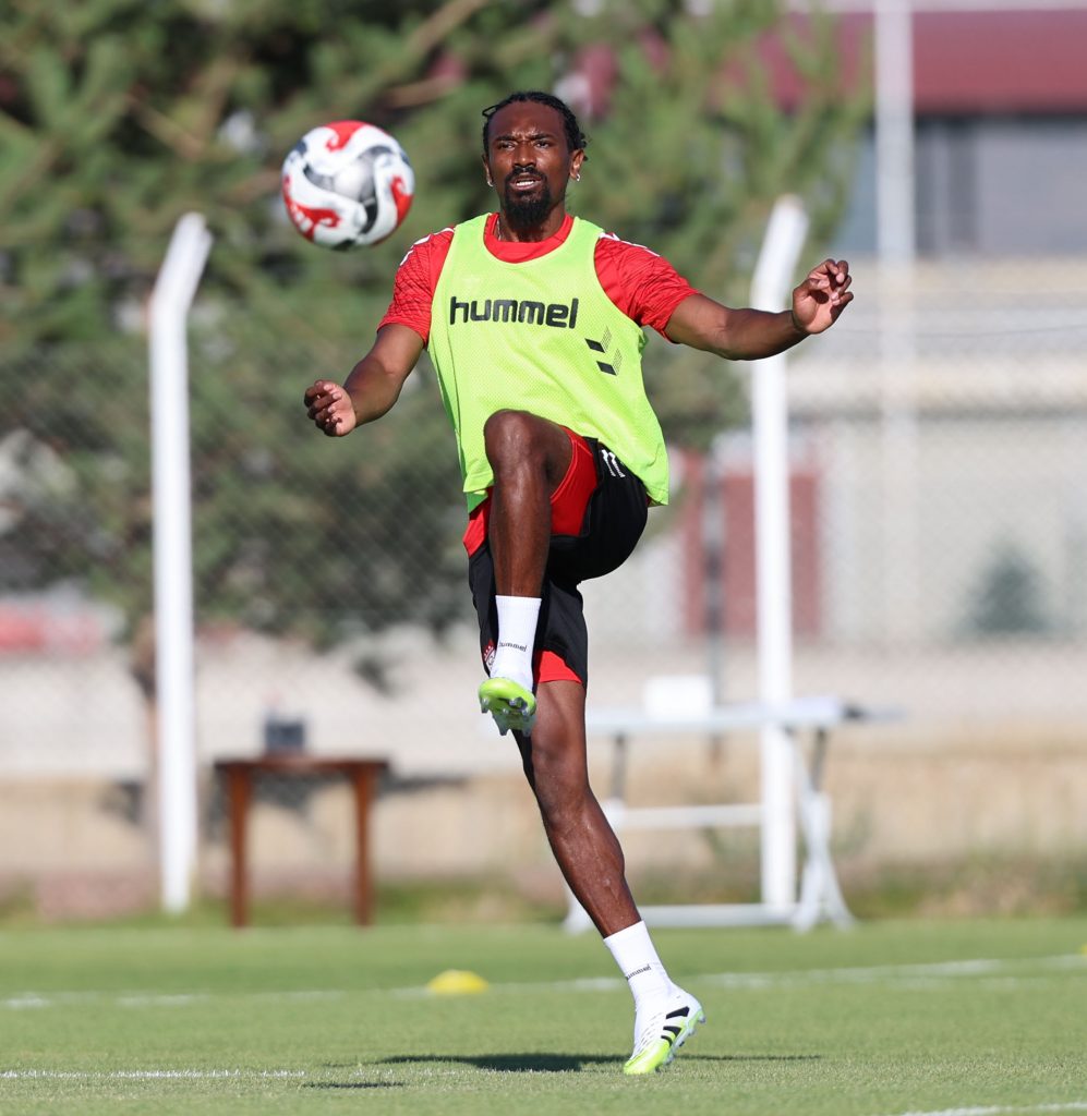 Sivasspor, Yeni Sezon Hazırlıklarını Hızlandırdı! SVSS7005 997x1024 1 | Gündem Sivas™ Haber