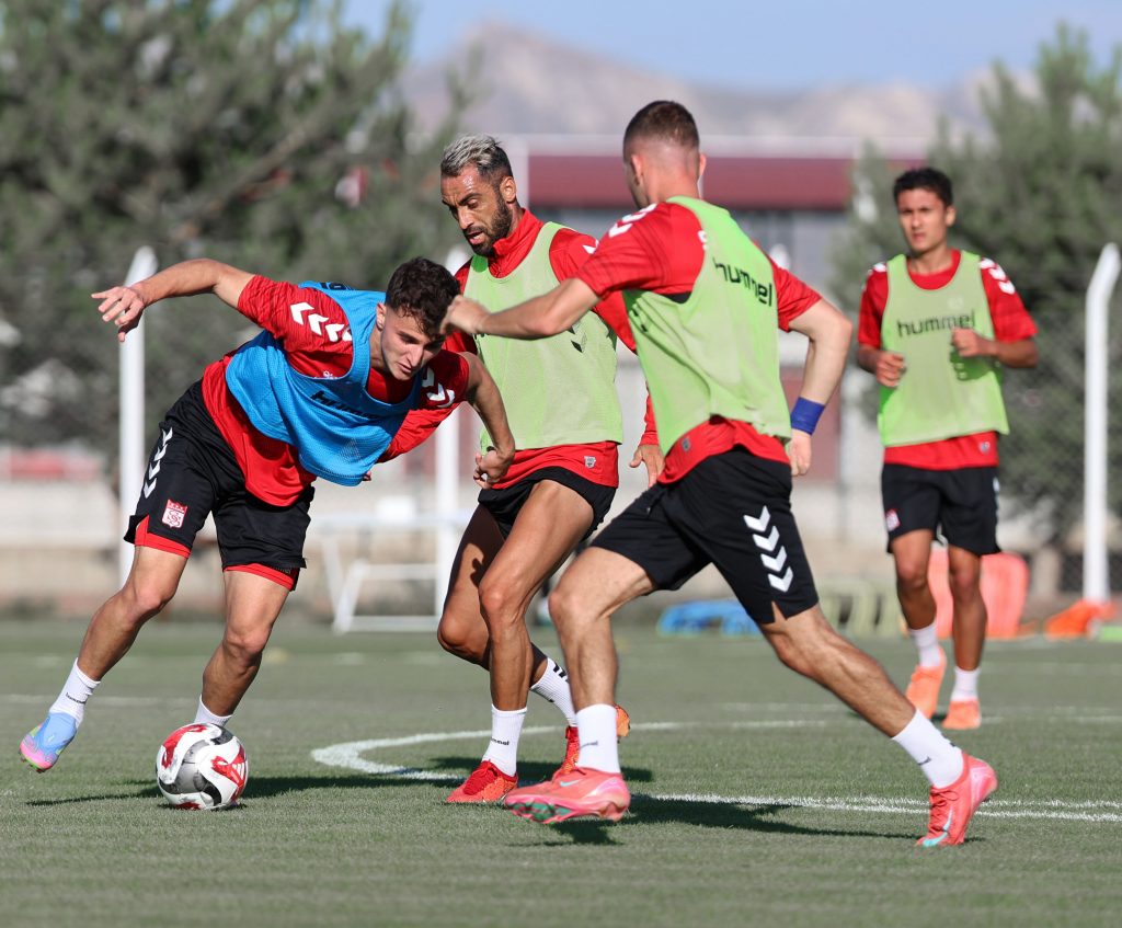 Sivasspor, Yeni Sezon Hazırlıklarını Hızlandırdı! SVSS7019 1024x847 1 | Gündem Sivas™ Haber