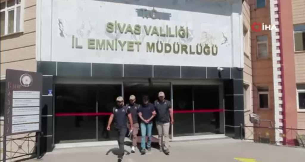 Sivas’ta Devlet Sırlarını Casusluk Amacıyla Temin Eden Firari Yakalandı!