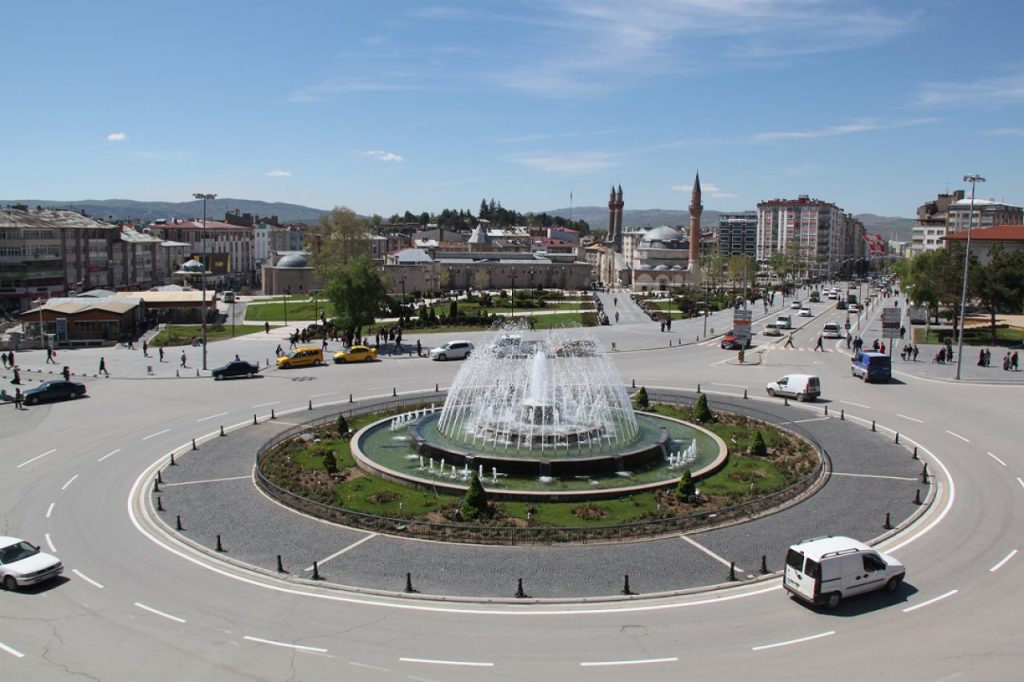 Sivas’ta Motorlu Kara Taşıtı Sayısı Artış Gösterdi Sivasta Motorlu Kara Tasiti Sayisi Artis Gosterdi | Gündem Sivas™ Haber