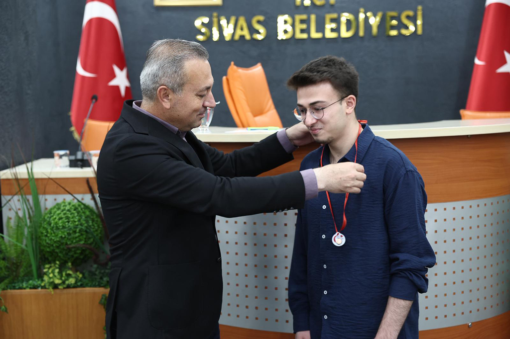 yks de sivas in gururu oldular 9884 | Gündem Sivas™ | Sivas Haberleri