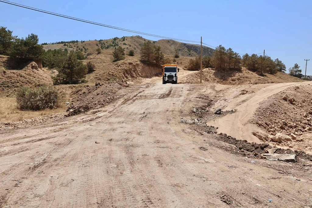 Sivas’ta Ulaşım Devrimi! Yeni Projelerle Trafik Rahatlıyor yollar belediyeden ust gecitler karayollarindan 9668 | Gündem Sivas™ Haber